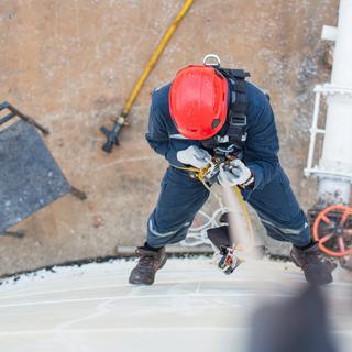 Kurs i arbeid i høyden - Fallsikringskurs m/praksis (A12)